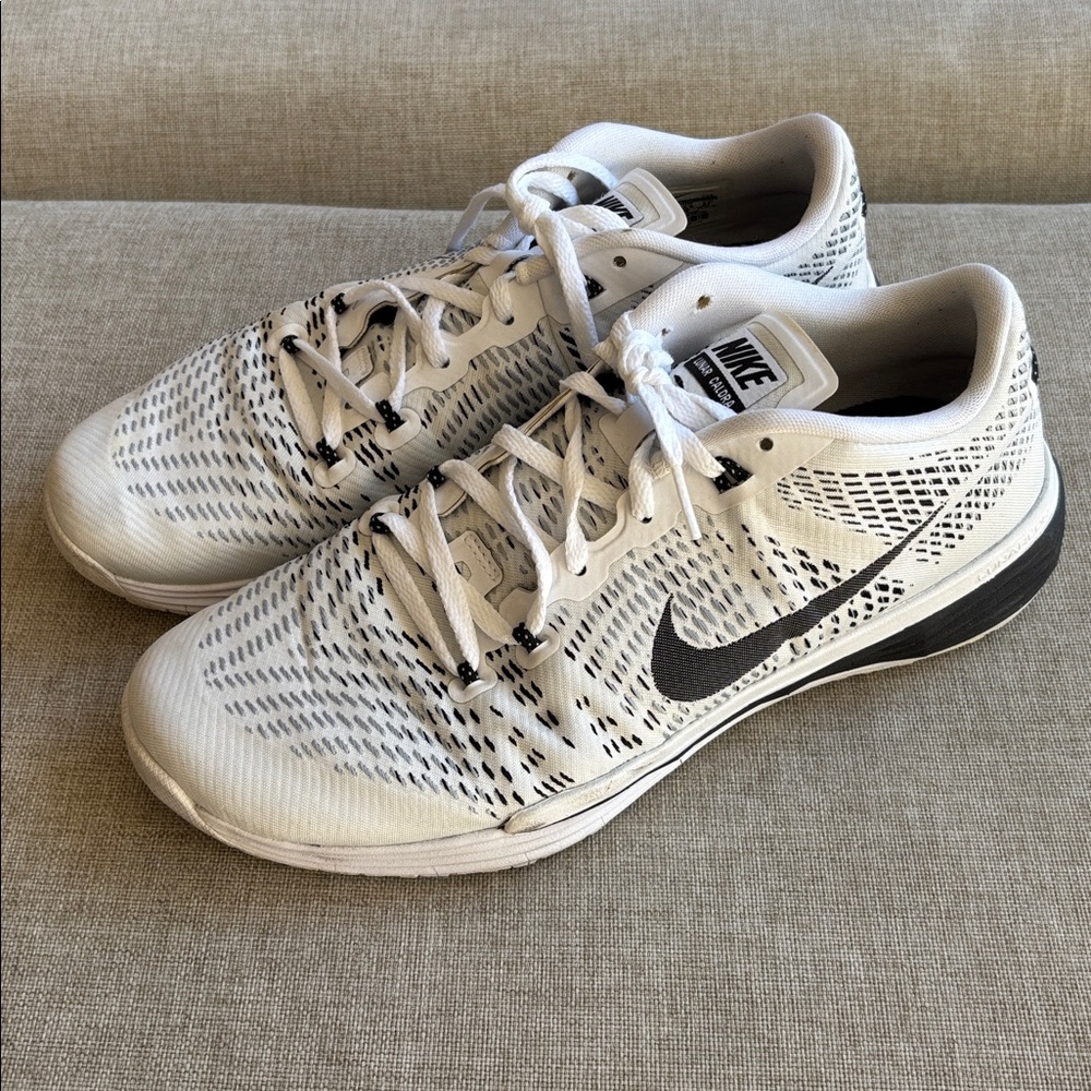 Nike Men's Lunar Caldra White and Gray Athletic Shoes Size 9